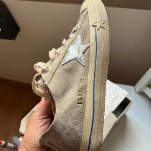 NWB Golden Goose V star 40